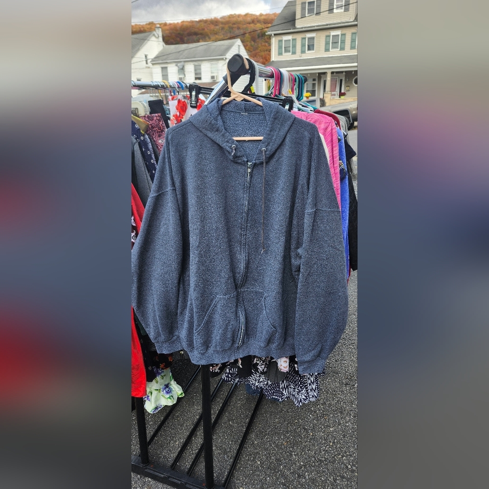 5/$10 Sweater hooded